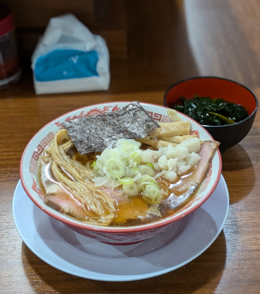 doppuri420's tweet photo. 拉麺ケンタ

煮干ラーメン 普通盛 穂先ワカメ 穂先メンマ（2本）TP

スープも麺もめちゃくちゃ美味い🤤
別皿提供の穂先ワカメもシャキシャキで美味い👍 https://t.co/UgHXQeNOYE