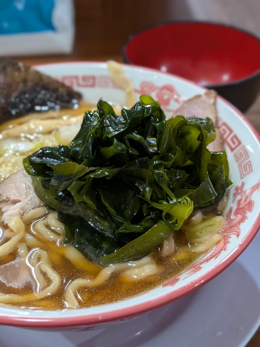 doppuri420's tweet photo. 拉麺ケンタ

煮干ラーメン 普通盛 穂先ワカメ 穂先メンマ（2本）TP

スープも麺もめちゃくちゃ美味い🤤
別皿提供の穂先ワカメもシャキシャキで美味い👍 https://t.co/UgHXQeNOYE