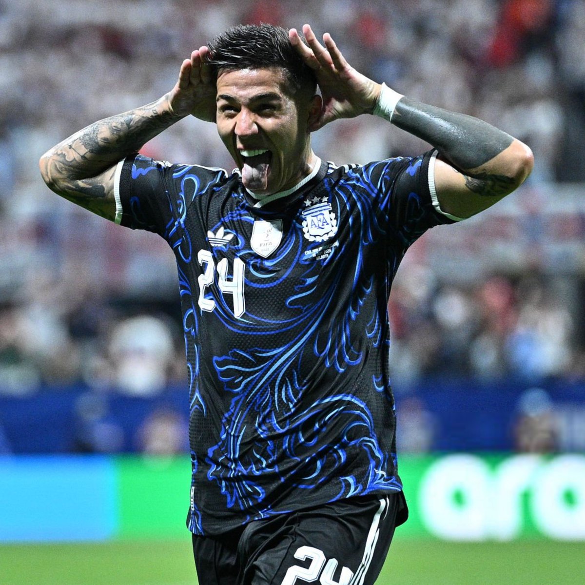 ActuFoot_'s tweet photo. La compétition de malade de ce Monsieur.

TELLEMENT CLUTCH. https://t.co/475Gc7IeF8