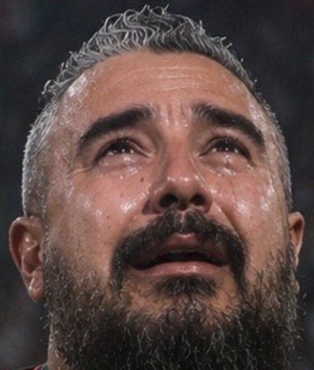 JuanCPacheko's tweet photo. @AlvaritoMorales Cuando dolor expiras, qué daño te hace cada partido el mejor jugador del mundo, cuál? El que NO te deja dormir, el que te generan diarrea y el que al final conforme va eslabonando su posición cada uno es un gran dolor para ti apátrida. Si tuvieras sentido común te callarías ya! https://t.co/caJlFRA4bZ