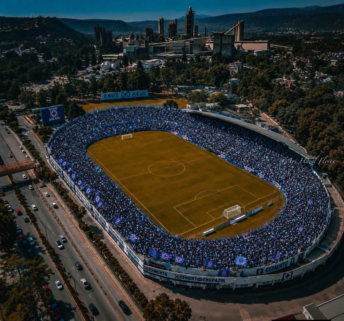 jorgeluazul's tweet photo. Imágenes de la visita de @CruzAzul a Ciudad Cooperativa 💙 #TriunfoAzul https://t.co/uvRhlQbFVr
