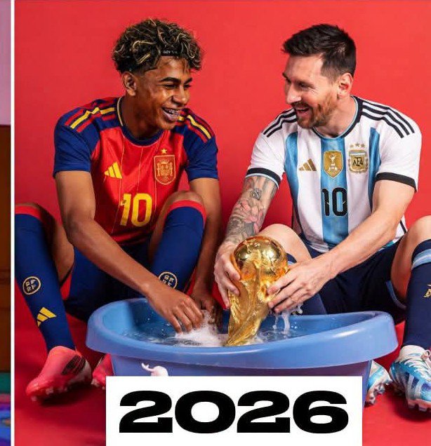 TouchPulse's tweet photo. 🚨 Lionel Messi once held and bathed a baby in a photoshoot...
That baby was Lamine Yamal.

Years later, Yamal faces the GOAT himself in the 2026 World Cup Final.

From one iconic photo to football’s biggest stage.

This isn’t just a match.
This is FOOTBALL HERITAGE. https://t.co/5g2Bb8ijMS