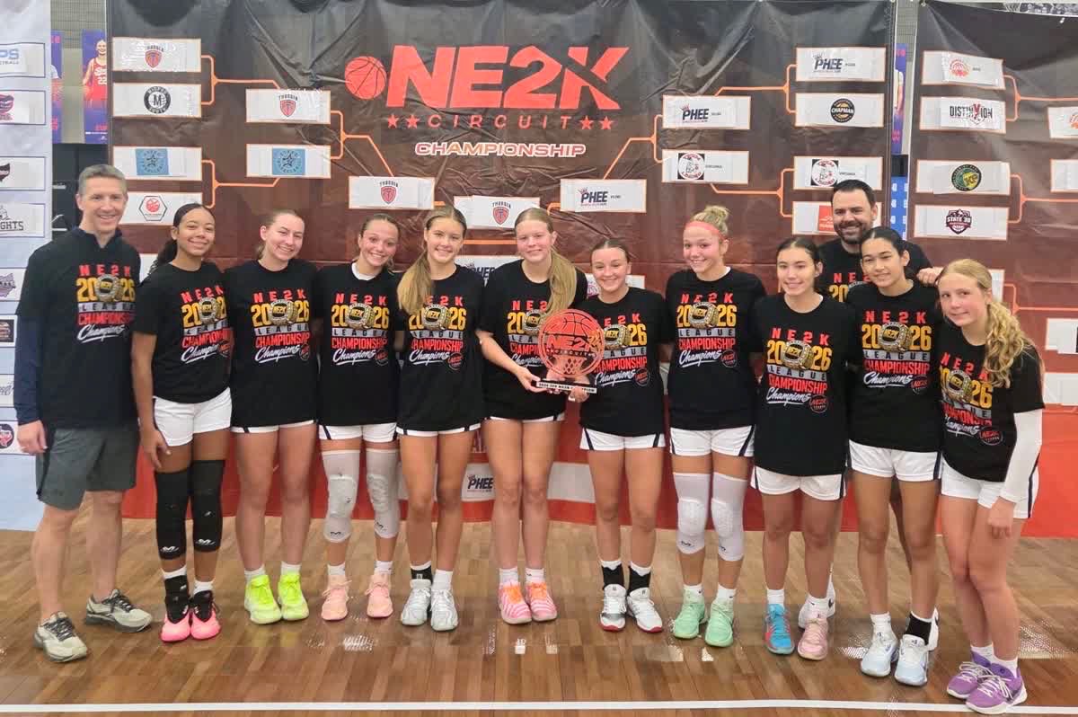 EvaB_2029's tweet photo. Went 9-0 at Run 4 Roses and were 2029 Ne2k national champions! So proud of this team and excited to play in Ohio in a couple weeks! @PheeElite @Coach_Brent24 @NE2KHoops @FHN_GirlsBBall https://t.co/4kQ0IgQjyk