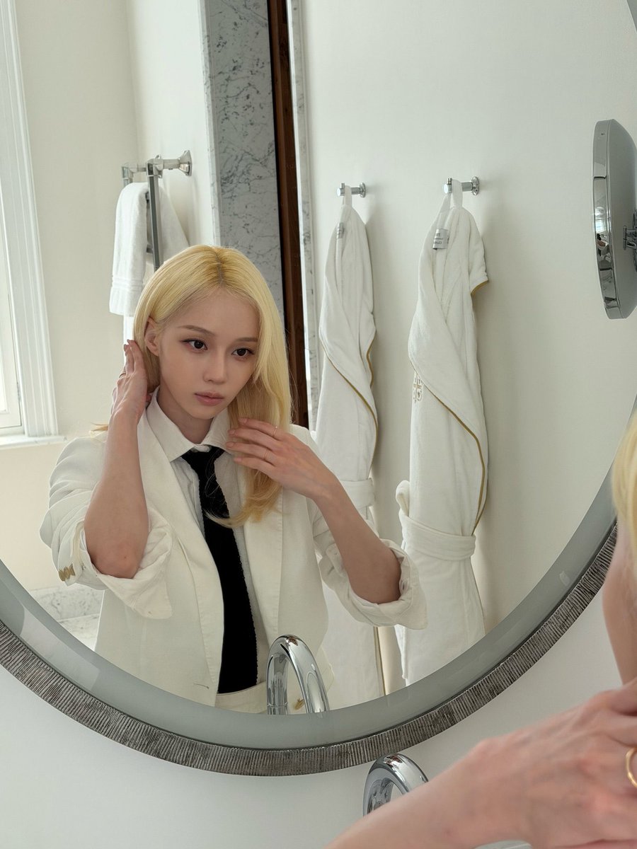 Mijenong's tweet photo. Some conversations are better left between the silence and the sunlight. Wearing confidence as quietly as I wear white. ☁️🕊️ https://t.co/OooEpDDLwG