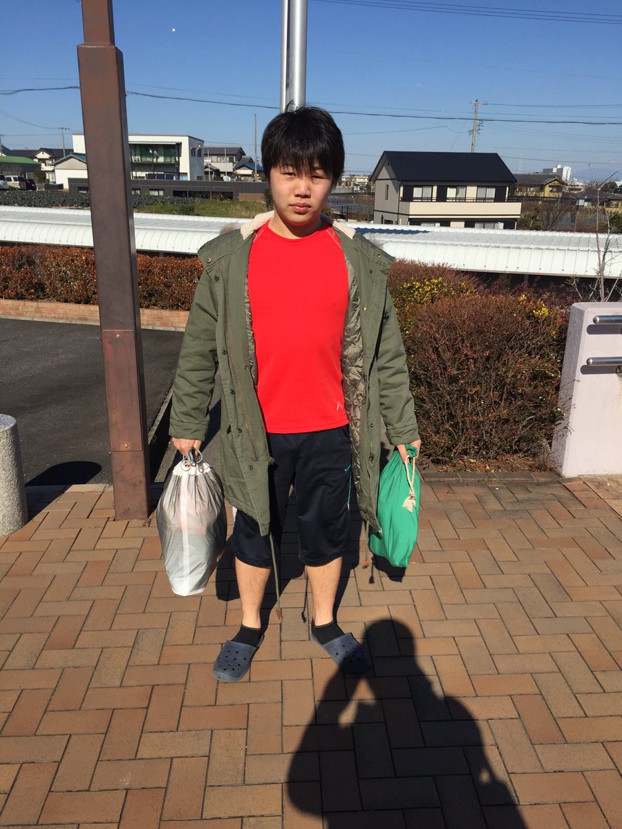 TAIKI_Moriyama's tweet photo. 3歳で出会った幼馴染の結婚式に、昨日参列してきた。

やんちゃな学生時代を共にし、就職のタイミングでは、愛知から東京に半ば強引に連れ出した。

社会人1年目は、シェアハウスでひとつ屋根の下。

何度迷惑をかけたか分からない。
それ以上に、何度迷惑をかけられたか分からない（笑）

奥さんとのキューピッドは僕。

月末になると「飲み過ぎて金がない」と嘆くあなたに、何度メシを食わせたことか（笑）

今あなたがいるのは、紛れもなく僕のおかげです（笑）
でも、今僕がこうして楽しく生きていられるのも、紛れもなくあなたのおかげです。

おめでとう。末永く、幸せに。
これからも世界一楽しくやってやりましょう！