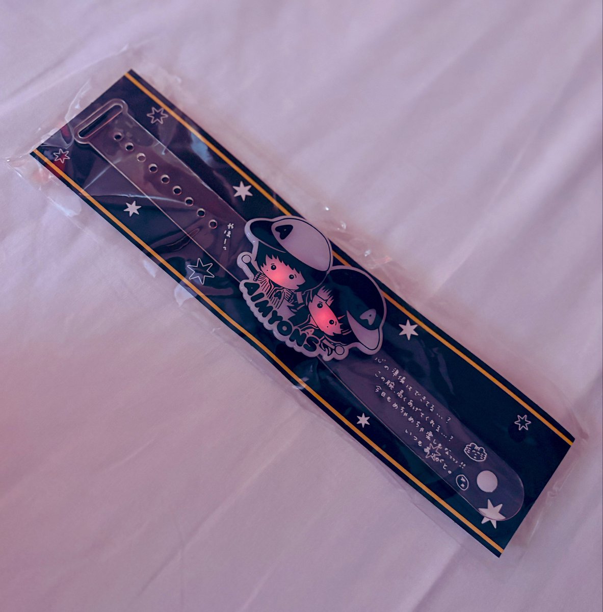 dodongaden's tweet photo. 起きて「あぁ…昨晩は夢のようだった」と思いふとテーブル見たらコイツらまだ光ってた。ちゃんと現実だったんだね。お疲れ様。 #てんてんてん https://t.co/Zu2m30egne