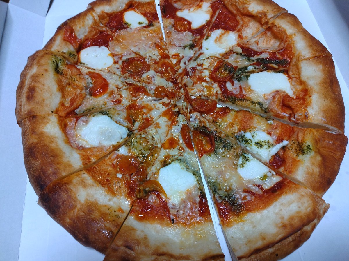 kourabunko's tweet photo. 昨日は、呑んだり、食べたり、話したり。
楽しい「54の夜」でした。
お越し下さった皆さん、ありがとうございました。 https://t.co/bsWfObOxqs