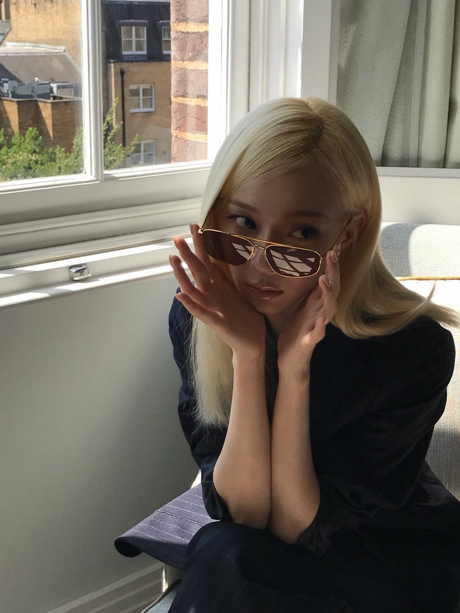 Mijenong's tweet photo. Just a girl finding happiness in quiet mornings, pretty corners, and outfits that make every mirror feel like a photoshoot. https://t.co/toho83CsH7