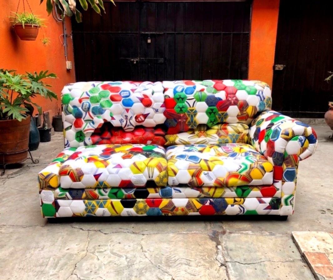 leatherlabrys's tweet photo. Hice otro sillón fifas, y también está a la venta. 

Este es más pachoncito, es como para una sala. https://t.co/xN4aV3Q3eL