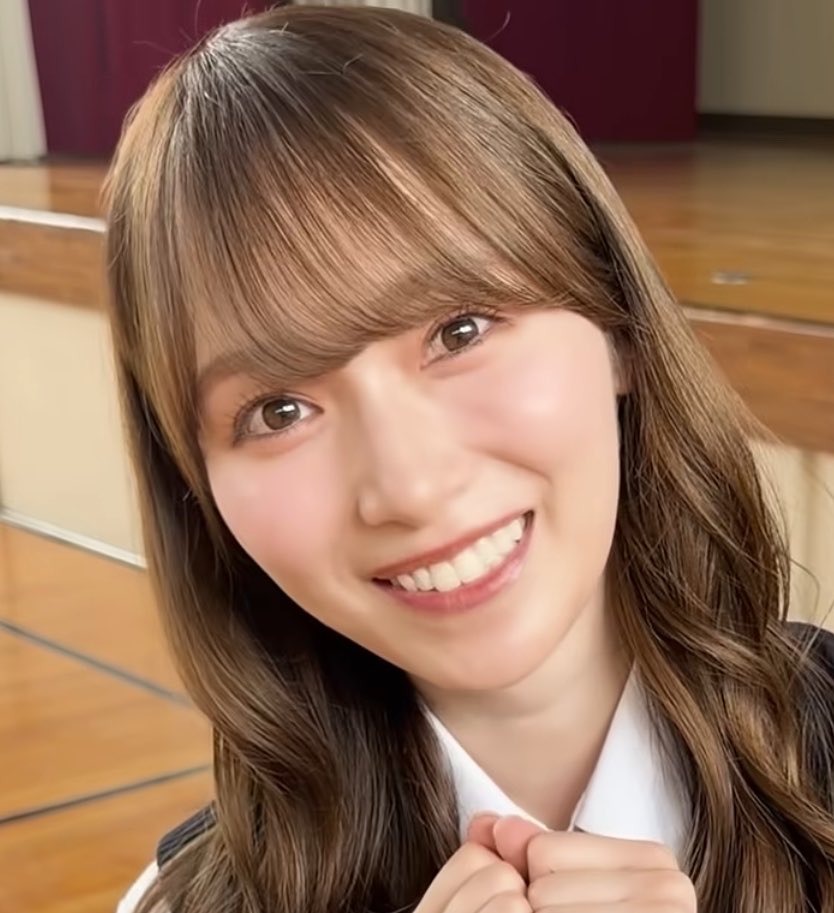 Ten_9524's tweet photo. きゅるきゅる制服お姉さんの顔まん最高…♡♡ https://t.co/D8gmdeqTr5