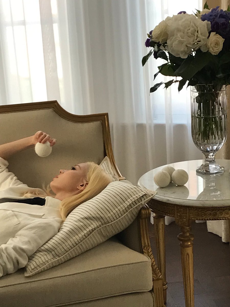 Mijenong's tweet photo. Soft mornings, vintage calls, and stories that never needed a loud ending. Sometimes elegance is simply knowing when to stay quiet. 📞🤍 https://t.co/caN6CCEWc5