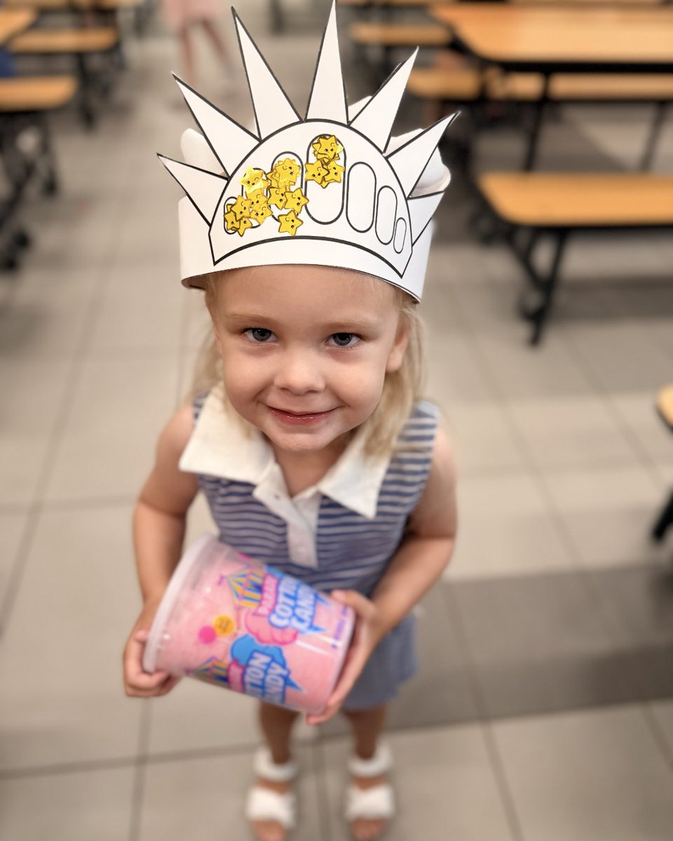 SplendoraISD's tweet photo. Our final Summer Reading Night stopped at Timber Lakes Elementary, where families traveled to New York City! Students explored the Statue of Liberty, Empire State Building, and Bronx Zoo through stories, crafts, and hands-on activities. 
https://t.co/ZnLlyVmdwQ https://t.co/OHaUXd4FeT