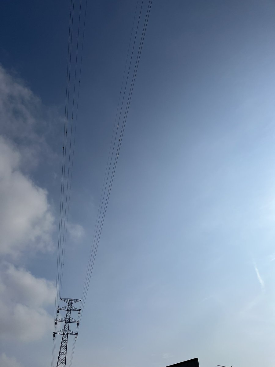 toei_densetsu's tweet photo. おはようございます。
今日の宇都宮は晴れのち☔️です☀️☔️
最高気温は33℃です。

午後は雷雨に注意⚡️
こまめな水分補給など熱中症対策をしっかり行いましょう⚠️

#毎週水曜日はノー残業デー
#完全週休二日制
#電気工事
#企業公式つぶやき 
#企業公式が地元の天気を言い合う https://t.co/xf99OBfneZ