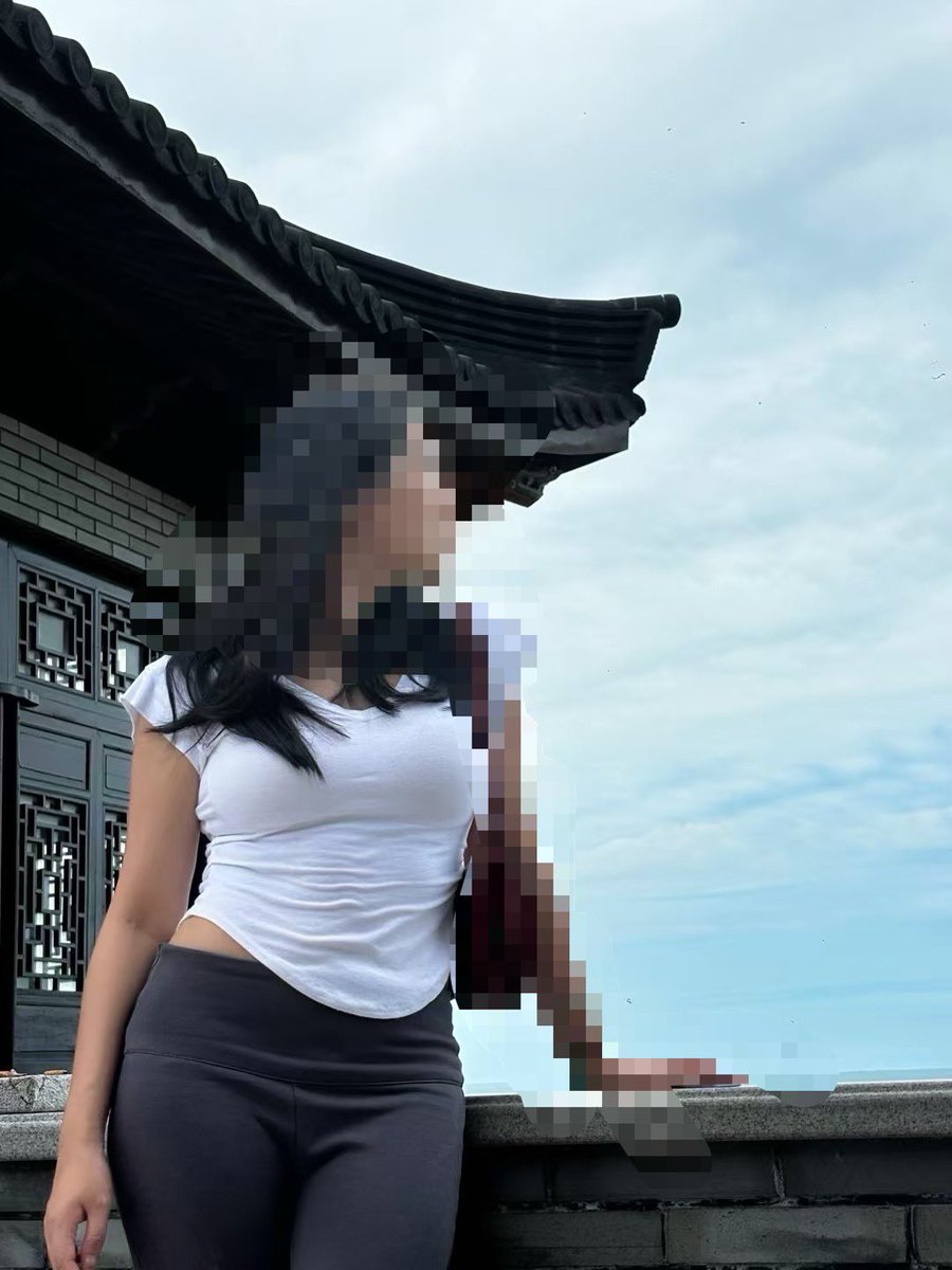 Kevin5vflt's tweet photo. 对待母人最大的尊重，就是直接把它们当成人肉精厕。

尽情的使用它们的逼嘴，它们就会控制不住的扣逼排卵

死死抓住头发直接顶进喉咙逼最里面爆射，它们就会翻起白眼颅内高潮

对吗？傻逼母人
还不来勾引野爹爆耍你这头废物

#洗脑 #人妻 #母狗 #傻逼 #自毁 #社死 #爆耍 ＃倒贴 #肉便器 ＃白富美 https://t.co/qEH7eRsT1p