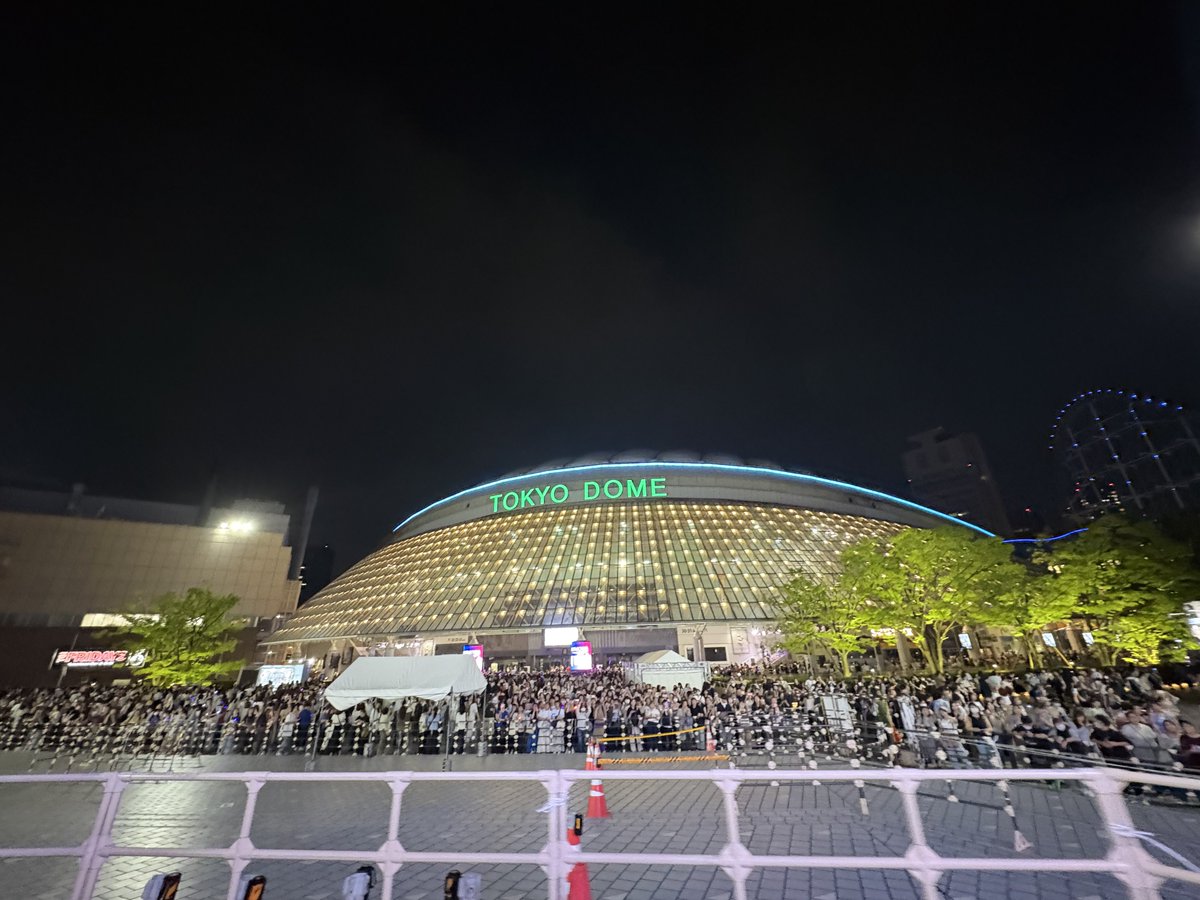 megu555m's tweet photo. 水曜日
東京ドームで　DOMOTOのライブでした
これがアイドル‼️と、心から思ったライブでした。

感動した。 https://t.co/0NPChxggsl