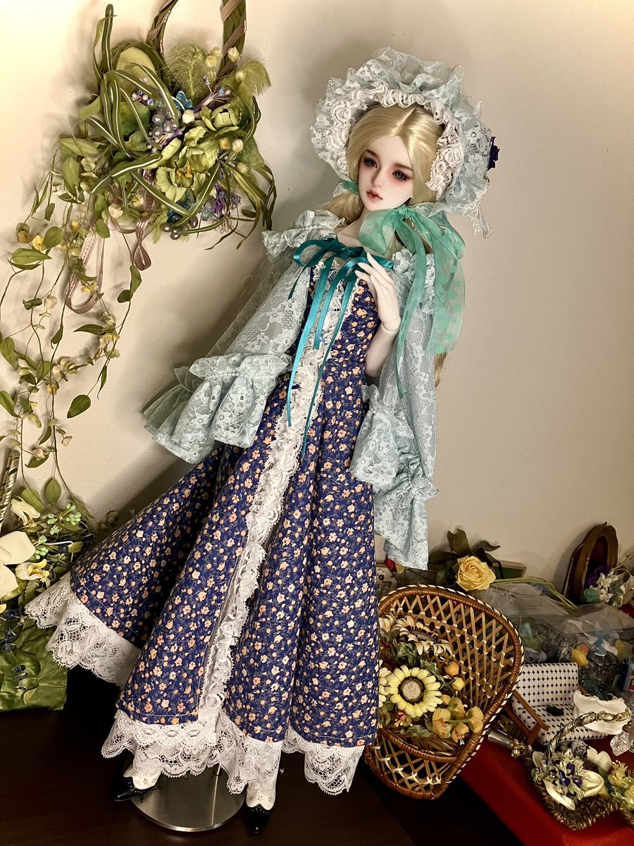 maita0725's tweet photo. おはようございます☀️
莉朶のコレクションもここまで増えました♡ 初めて作ったボンネットはちょっと大きかったかな?
今日も良い一日を💖
#maitastyle
#ASDOLL https://t.co/7IympOMfGq