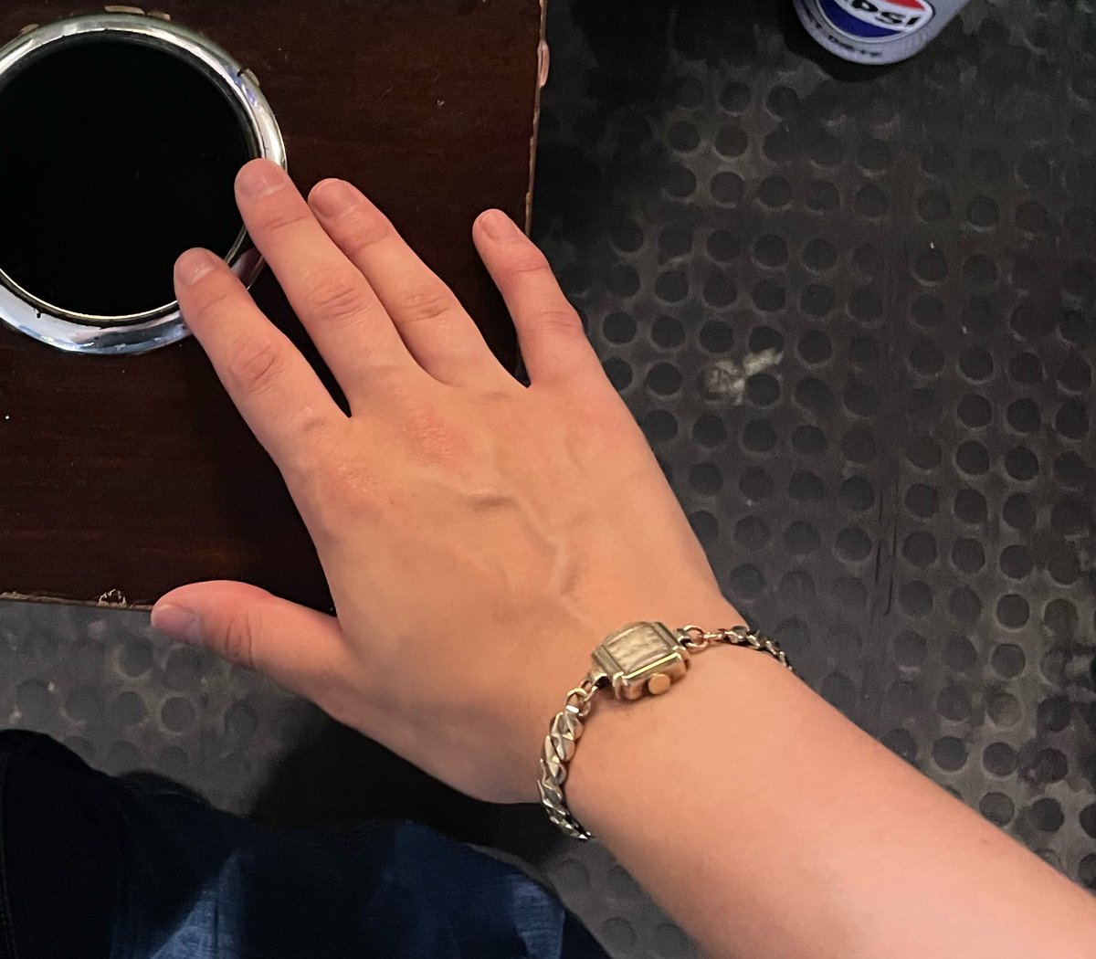 calluminumic's tweet photo. Anyone into hands? https://t.co/RcM9mnpmPm