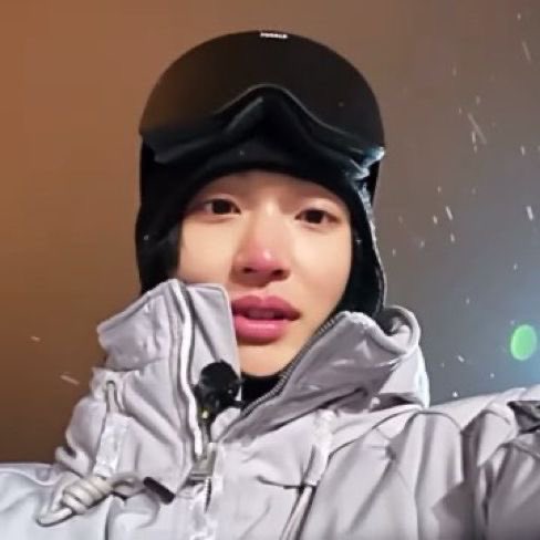 bbinboba's tweet photo. goodnight i love wonbin https://t.co/VrFpenosWH