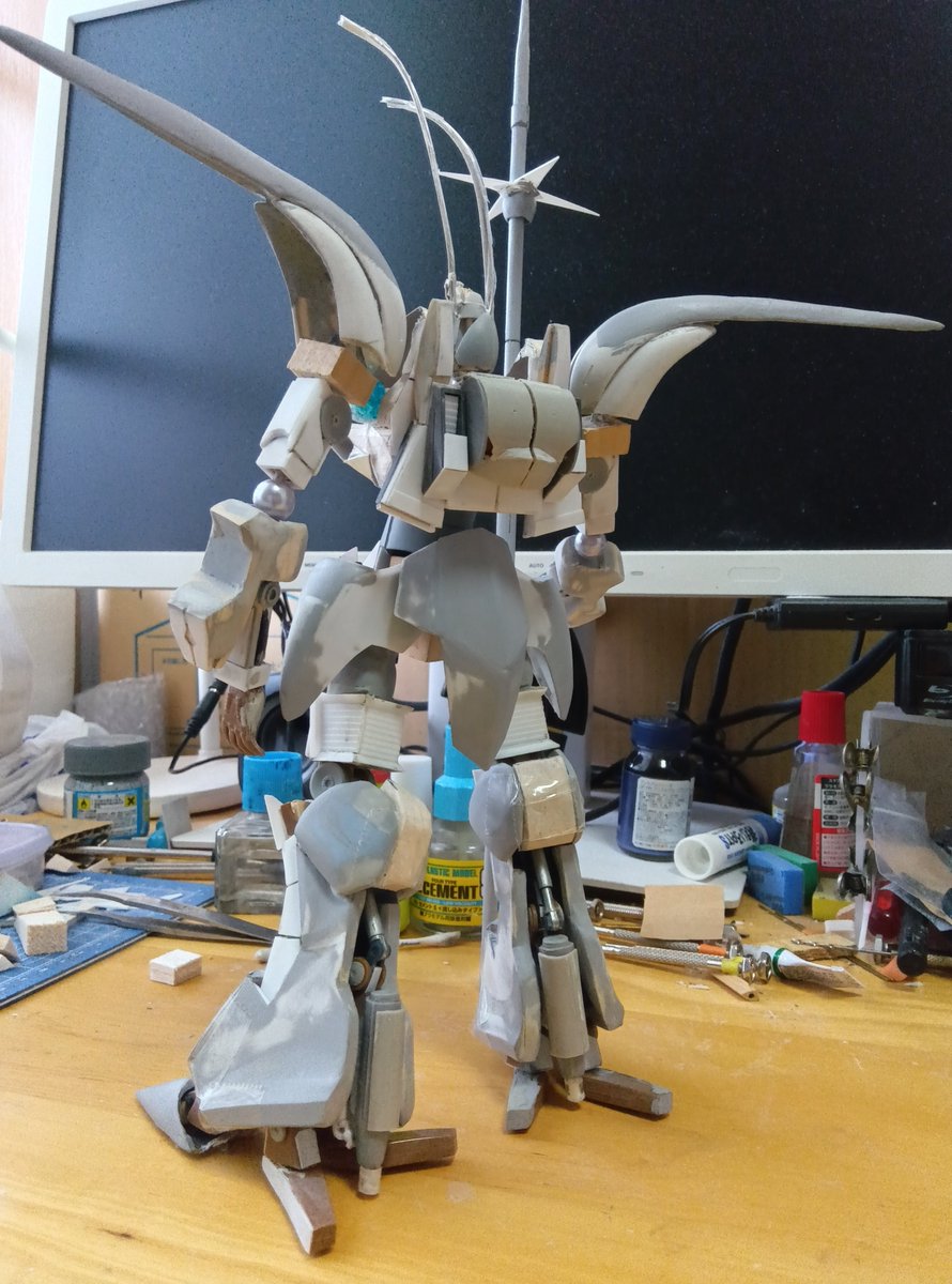 fss00kog00led's tweet photo. 改めて土曜日アポ無し当日卓でMIEMOに参戦します👍
調べたら自宅から４時間１５分、まあ余裕っしょ🫡
厚かましく未完成品を出す無礼をご容赦くださいませ😉✌️

#重戦機エルガイム
#グルーン
#MIEMO2026 https://t.co/1hw2yLcbJM