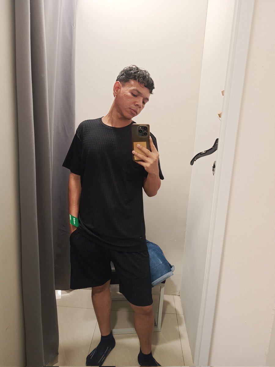 elGabrielXD23's tweet photo. Con o sin ropa 🫣🔞🔞 https://t.co/DL9IX4iiVw