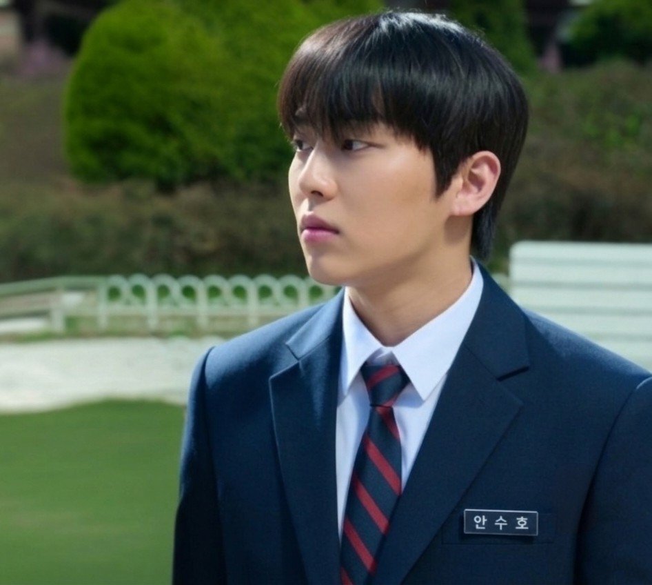 sshsse7's tweet photo. 약한영웅 3
#수호시은 #수시 #약한영웅 #shse https://t.co/ju1dsMwx0E