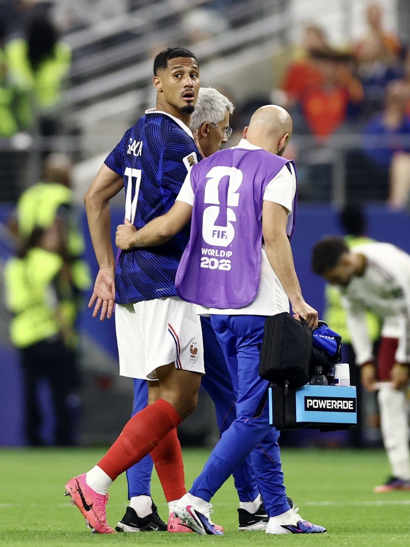CaptnUson's tweet photo. 🚨🚨🚨BREAKING: William Saliba requires BACK SURGERY and will be out for 4-5 months,massive blow for Arsenal. https://t.co/ELEuUZJzDw
