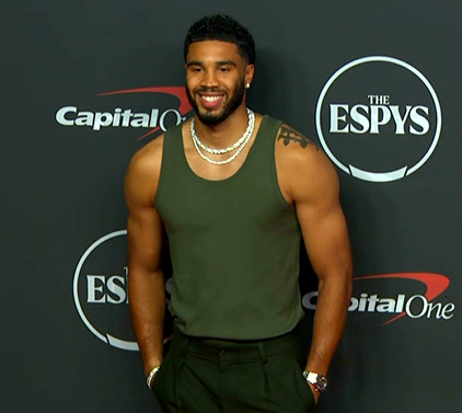 ohnohedidnt24's tweet photo. Jayson Tatum's ESPYs fit https://t.co/uVpHetmC0C