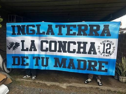 _tomiluna's tweet photo. @pblancosol PIRATAS DE MIERDA https://t.co/6Z7UyR3Xoa