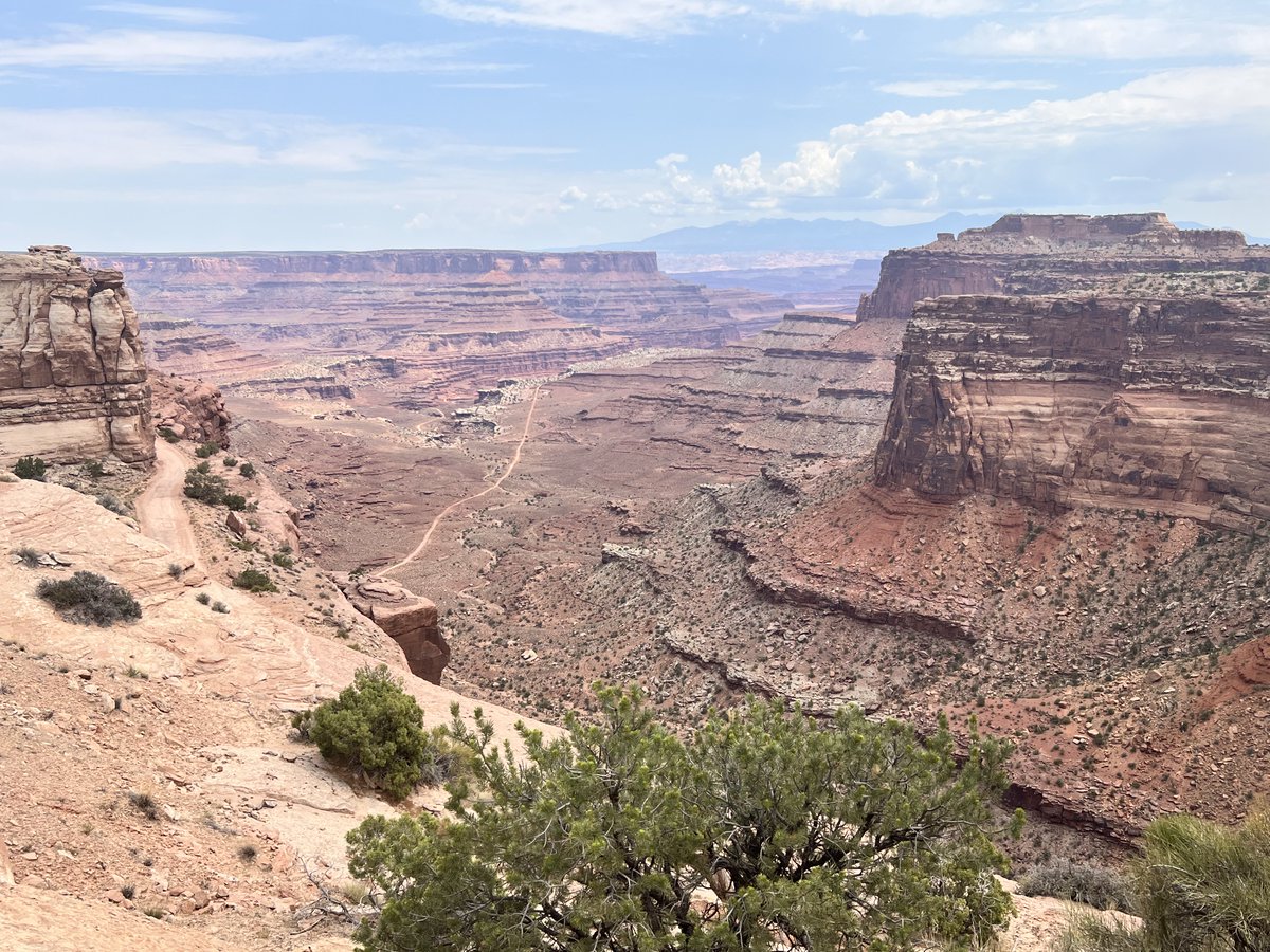 MarkPacker's tweet photo. Canyonlands National Park in Utah. America’s National Parks are simply spectacular. https://t.co/kb6jbMNtKk