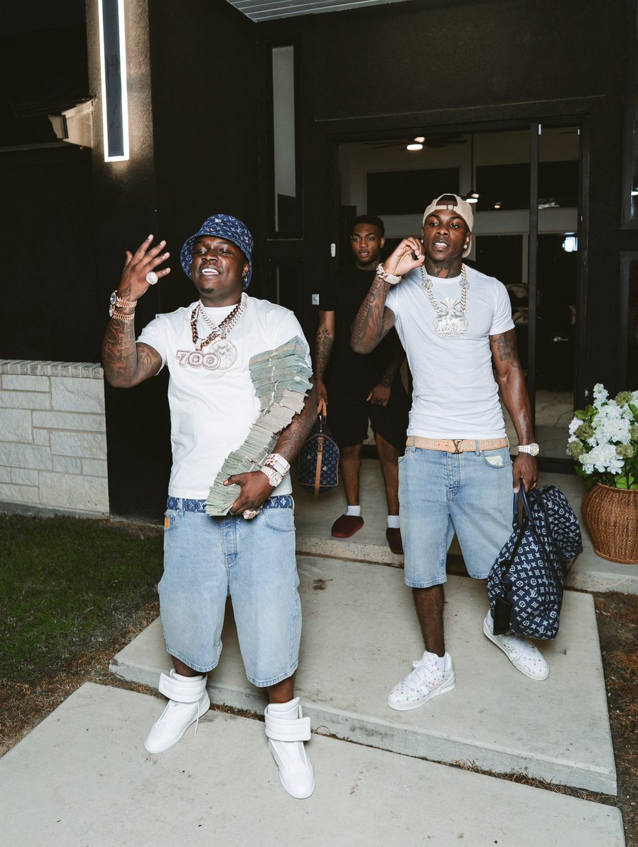 wavecheckers's tweet photo. Montana 700 &amp; Zillionaire Doe always gonna pop it 💸 https://t.co/NaM18pUXyu