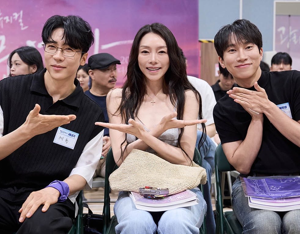 hutaramzzibtob's tweet photo. 뮤지컬 '광화문연가', 다섯 번째 시즌 상견례 진행

🔗 https://t.co/7CrOnzWhoy

                                                               아 예뽀니 🫳🏻🫳🏻
#서은광 https://t.co/6EpNT8sWqf