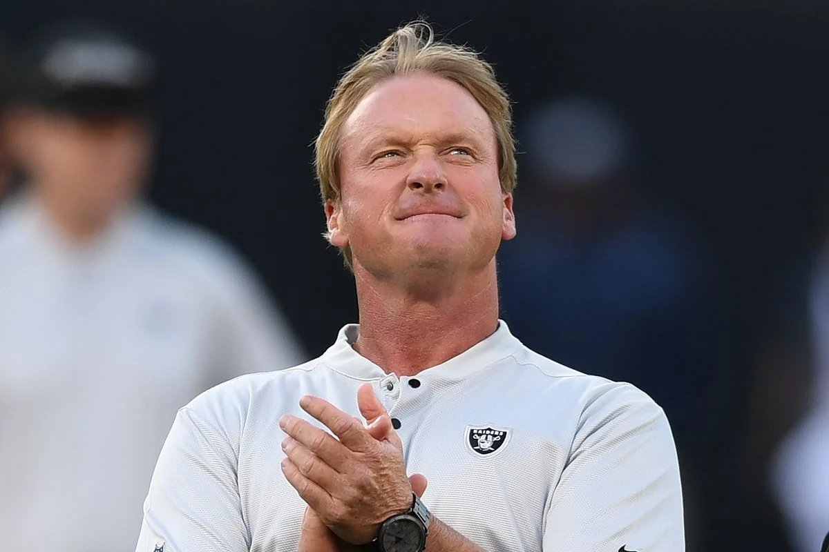 SleeperNFL's tweet photo. Former NFL HC Jon Gruden believes football is "dissolving," not evolving.

"I'm worried about the game. When you just run up to the line of scrimmage, clap your hands, and hope for the best... I'd rather slam my hand in a car door than watch some of this."

(via @NotJustFootball) https://t.co/8xKVKPx6Xx