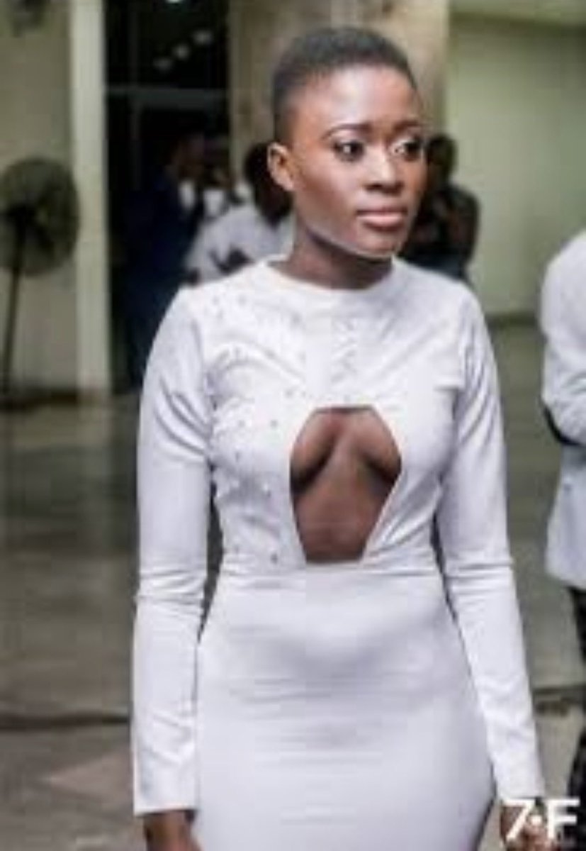 DadaWordsx's tweet photo. Aww Charlie Sarkodie song “ Give up and see” featuring king paluta was really made for Fella makafui herr 😄😄😄😄

But lowkey Fella makafui was looking like a dry okra or okro oooo 

God bless mdk for changing her life 
Wede3 na ny3 oooo https://t.co/QGEF57rR8E