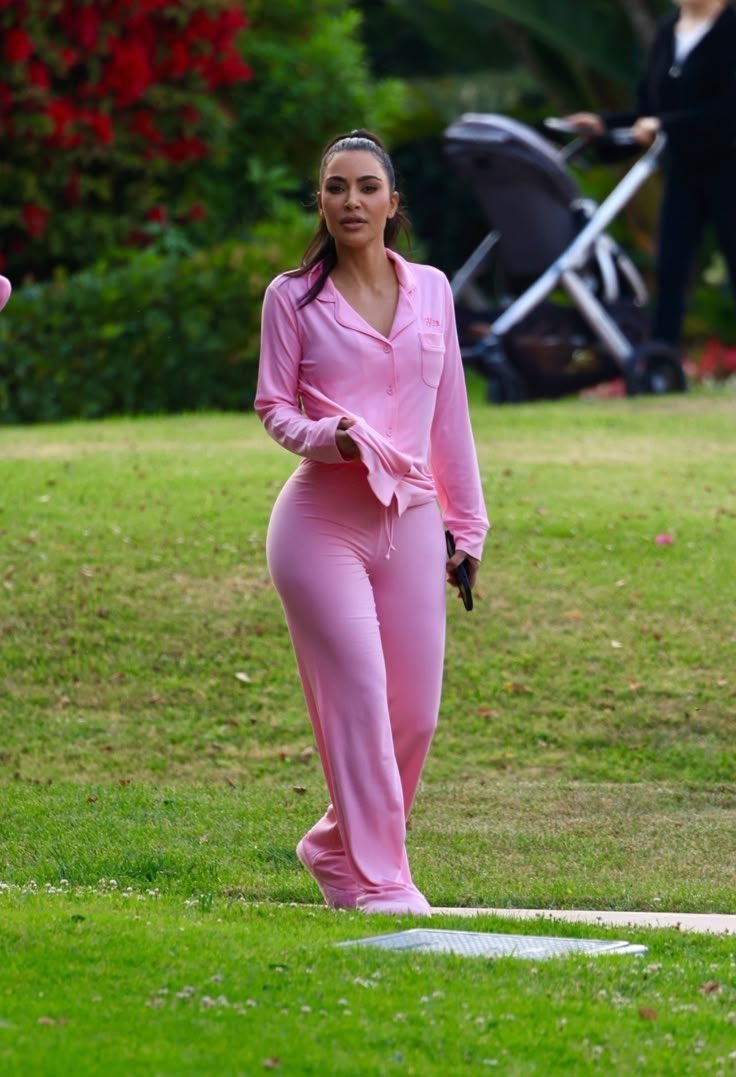 tripple_XX0's tweet photo. Kim Kardashian Dating History
•  TJ Jackson 1994–1999
•  Damon Thomas 2000–2004
•  Ray J — 2003–2006
•  Nick Lachey — 2006
•  Nick Cannon — 2006–2007
•  Reggie Bush — 2007–2010
•  Miles Austin / Cristiano Ronaldo — 2010 
•  Kris Humphries — 2011–2013
•  Kanye West — 2014–2022
•  Pete Davidson — 2021–2022
•  Odell Beckham Jr. — 2023–2024
•  Lewis Hamilton— 2026
