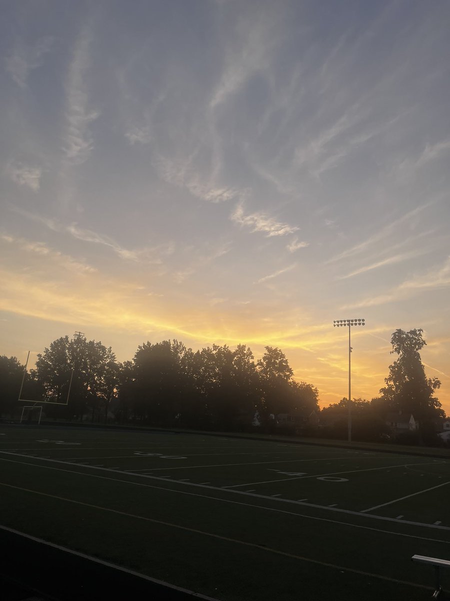 aidenmiller19_'s tweet photo. 6AM morning jog!!
#AGTG🙏🏽
ROAD TO 215! https://t.co/ysEx3YhRh1