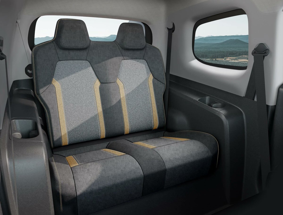 NEWCARinjapan's tweet photo. ビンファスト VF2が予約受付開始

ベトナム:116万円〜
BEV
3090×1496×1663mm
13インチアルミホイール
乗車定員4名
7インチスクリーン
マニュアルエアコン
1モーター(41ps/65Nm)
RWD
最高速度80km/h
NEDC航続210km
24kW充電対応
18.3kWhバッテリー
マクファーソンストラットサスペンション https://t.co/G3A4VzfWCq