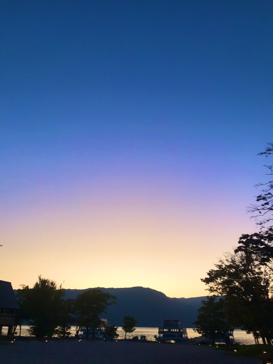 JR32288252's tweet photo. ここには時計のない時間がある。
十和田湖。 https://t.co/yqtnHkbXui