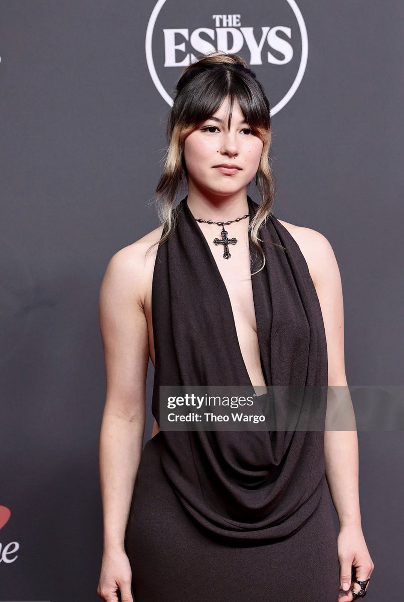 alysaaupdates's tweet photo. ALYSA LIU AT THE 2026 ESPY RED CARPET https://t.co/tsGU5onXwu