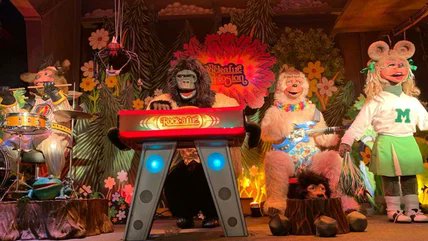Striblemethiss's tweet photo. @TheBabylonBee Rock-Afire Explosion is suspiciously quiet to the news. https://t.co/bRgxlIsr35