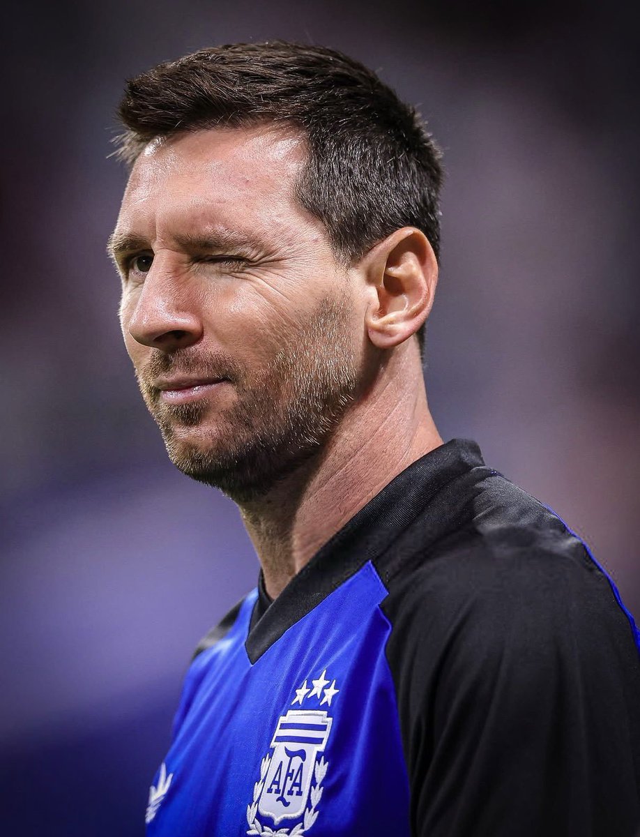 ifctoto's tweet photo. Es increíble ponerse a pensar que hasta el dia que te mueras, nunca vas a ver un jugador de fútbol mejor que él.

Que placer ser contemporáneo a Lionel Messi porfavor. https://t.co/Y8dkVZBG5H