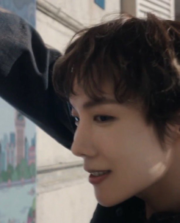 teadaol's tweet photo. naricita respingada, cabello rizado y el perfil más bonito del mundo, hes literally a doll like omg..♡.°୭̥ ୨୧.💘 https://t.co/QpNafy0qu2