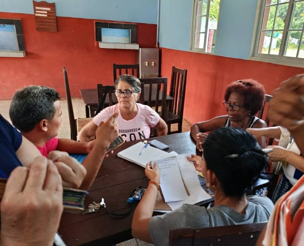 AmadorBorrego's tweet photo. Cómo parte del sistema de trabajo de la Dirección General de Salud, equipo multidisciplinario de conjunto con la Dirección Municipal de Salud, realiza acción de control al Hogar de Ancianos Fidel Labrador de #Artemisa.
#ArtemisaJuntosSomosMás #CubaPorLaVida https://t.co/rapz6MRcJR