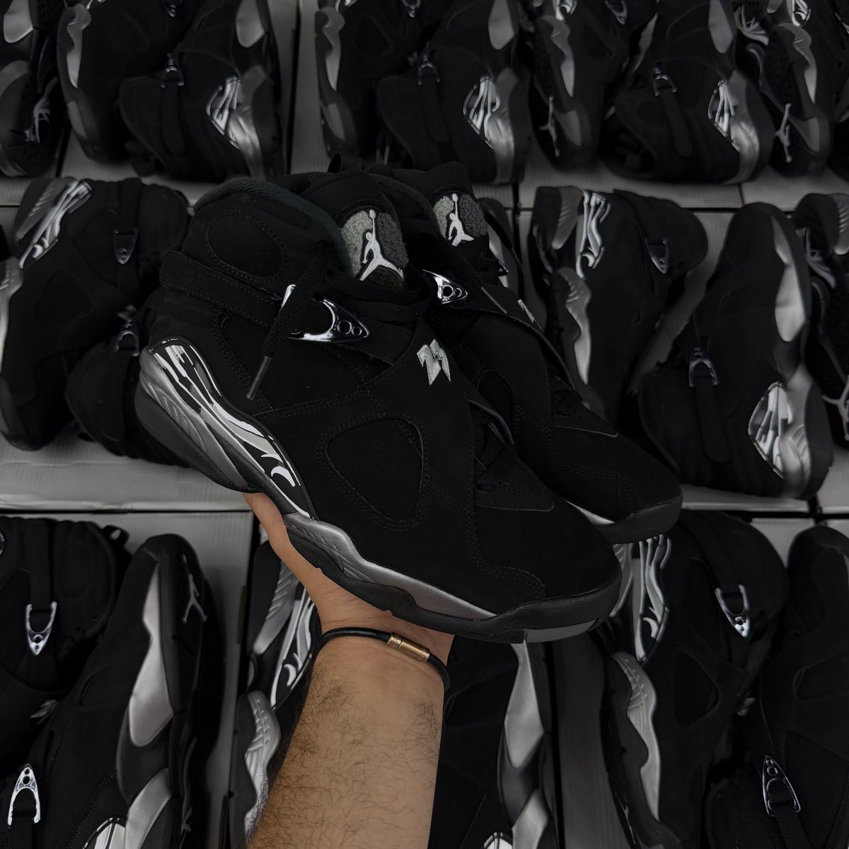 houseofheat's tweet photo. DETAILED LOOK: Air Jordan 8 "Chrome" 🛠️

📅 September 12th https://t.co/creuMpNNYT