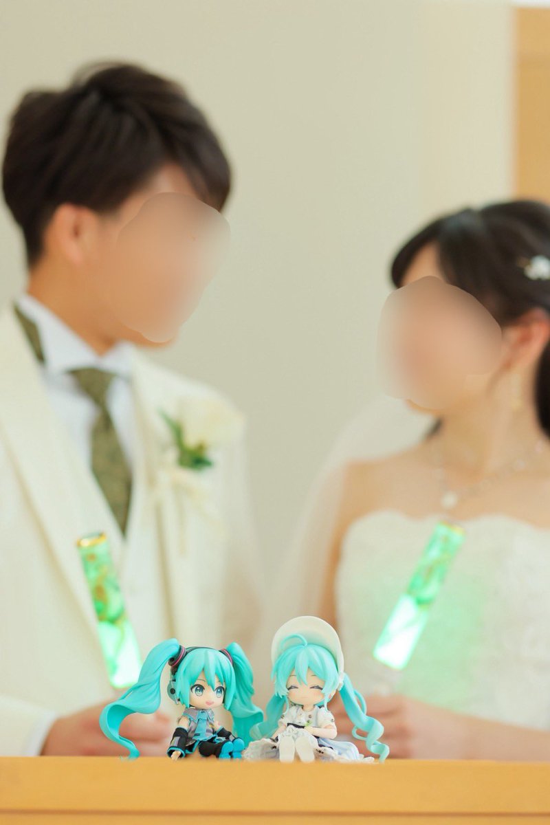 s2k_0807's tweet photo. そういえばウェディングフォトのデータ届いた✌️
ミク繋がりで出会ったこともあってねんどろさんも持ち込みで😌
良い思い出になりました☺️ https://t.co/i1uQBlipIP