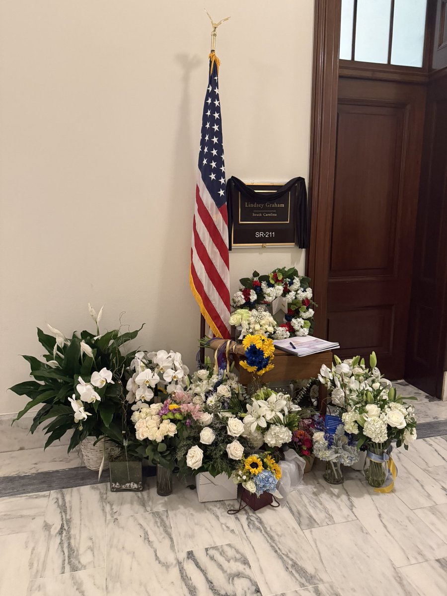 YoniHammerman's tweet photo. While in Russell today, I stopped by Senator Graham’s office to pay my respects. May his memory be a blessing. https://t.co/ZVfSQ0dcV9