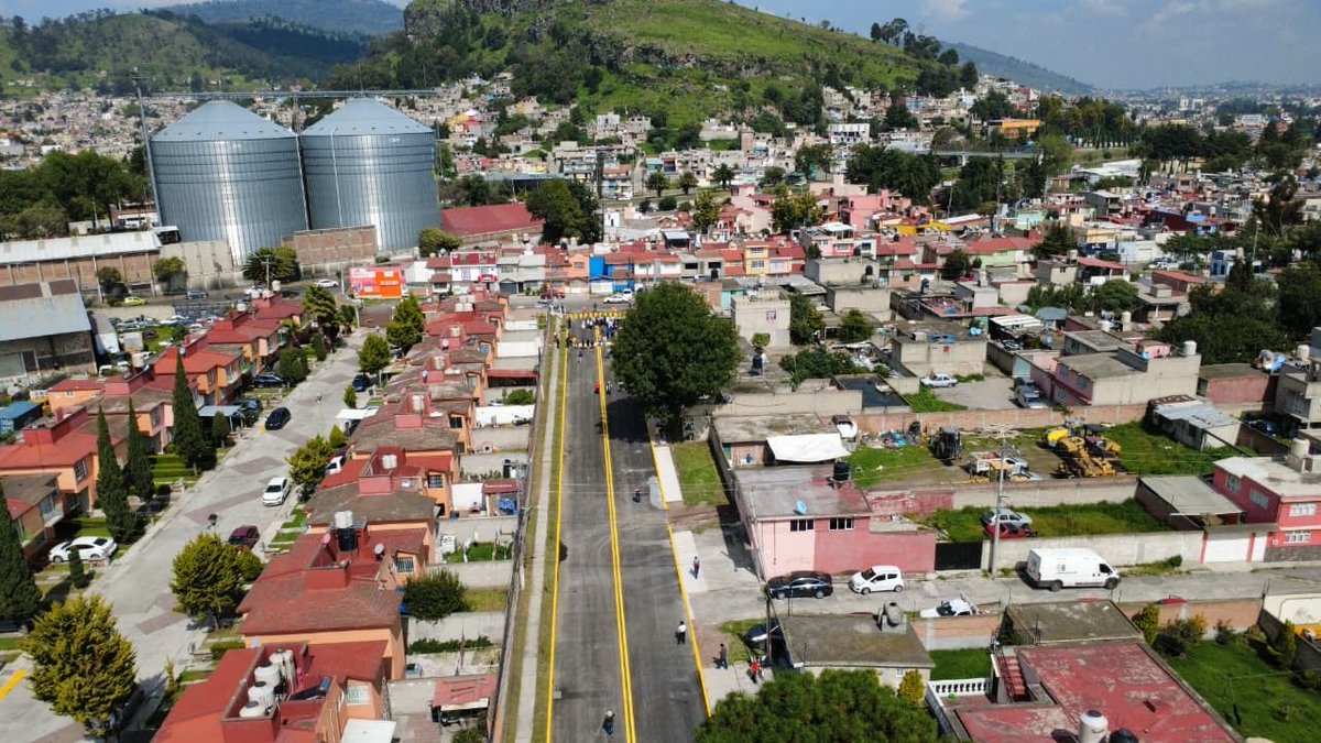 rimoba's tweet photo. Después de más de 30 años de abandono, la avenida del Trabajo en La Maquinita vuelve a ser una vialidad digna y segura.

Entregamos su rehabilitación integral con pavimentación, banquetas, drenaje pluvial y alumbrado, en beneficio de más de 19 mil habitantes. https://t.co/Gvf4hDQGoS