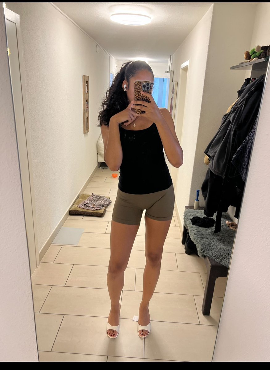 Feetg00ner22's tweet photo. Cucks dm me to let me expose your irls! https://t.co/zyFHC42o2e