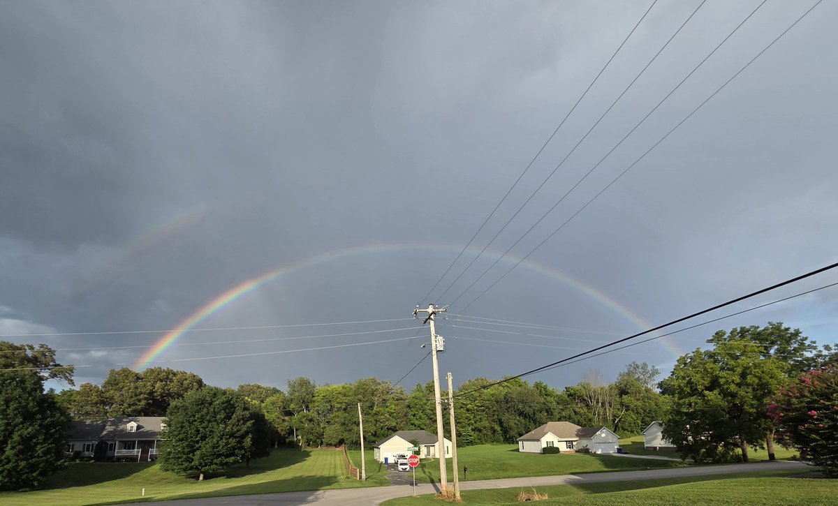katonthehill1's tweet photo. Out in Plano this evening...and it's a double! 🌈  Was definitely a surprise! 
@wxornotBG @WKUweather @wnkywx https://t.co/9mmm1jjPiN