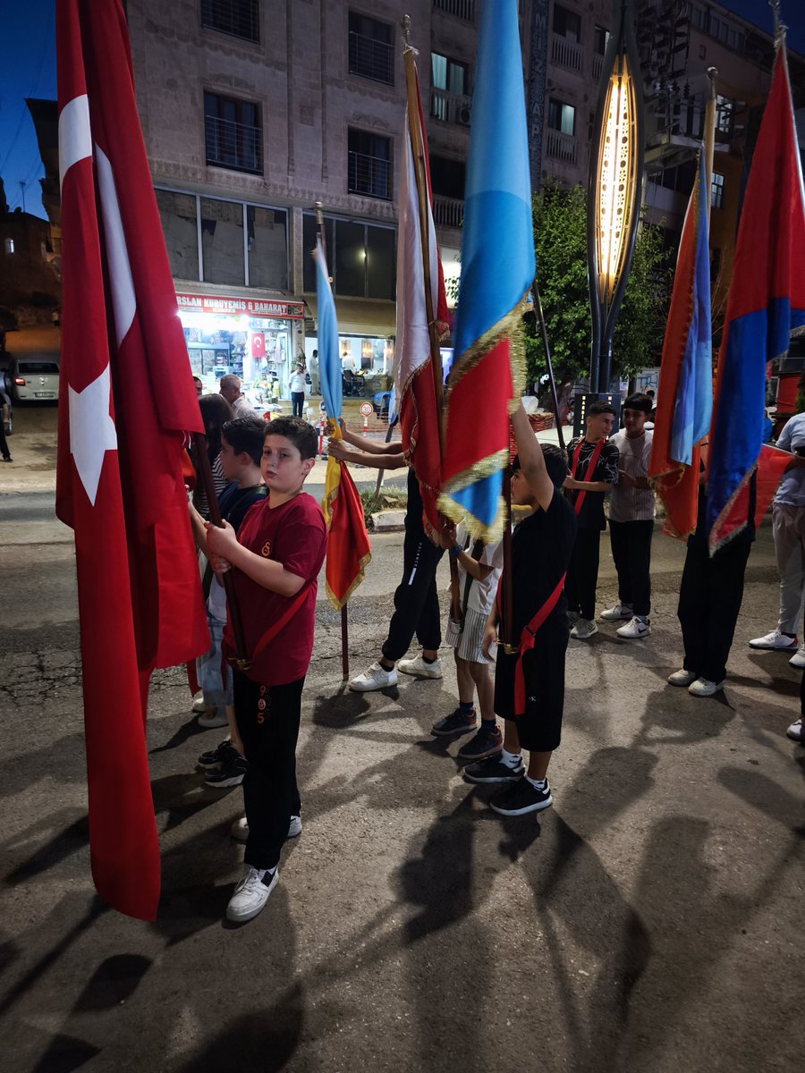 IlkokulOmerli's tweet photo. Vatanı, bayrağı ve mukaddesatı için göğsünü kahramanca siper eden aziz şehitlerimizi rahmet ve dua ile yâd ediyor, kahraman gazilerimizi minnetle anıyoruz.
#15TemmuzDemokrasiVeMilliBirlikGünü 
@furkancakir_ 
@umitcetin47100 
@OmerliMem https://t.co/X9x6UNsC06