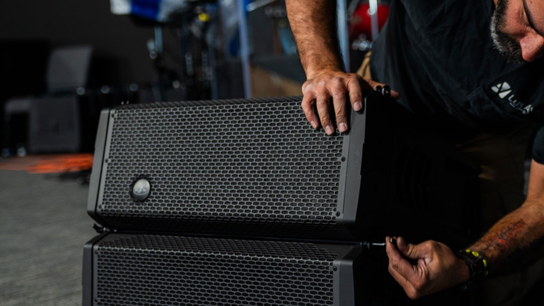 ProSoundNews's tweet photo. TODAY'S LATEST STORIES at https://t.co/y3dkl76CBy:
• Audix D6X Microphone – A Mix Real-World Review
• Charis Christian Center Updates Audio System
• TV Audio Setup Focuses on the Voice
• Startup Pitch Competition Announced
#recording #proaudio #livesound https://t.co/Izvmk7phv8